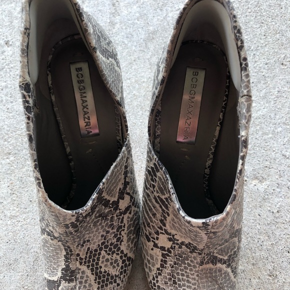 BCBGMaxAzria Snakeskin Heels Size 6 - Picture 5 of 6